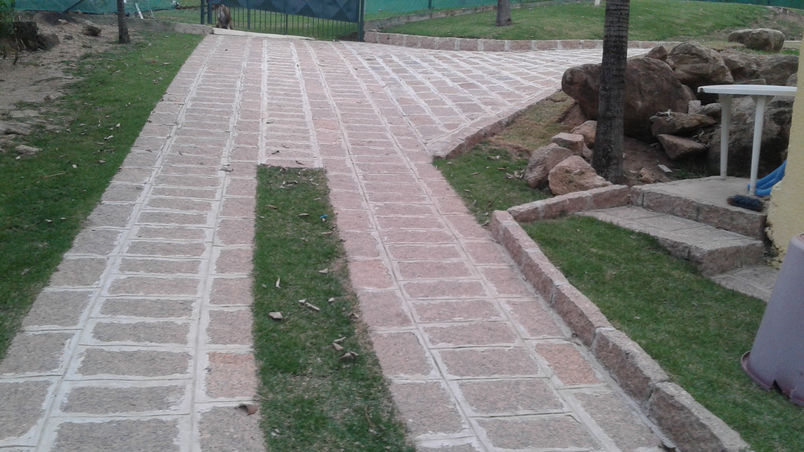 Muro de contenção com pedra rachão em Guararema/São Paulo. 