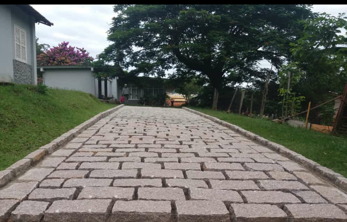 Muro de contenção com pedra rachão em Guararema/São Paulo. 