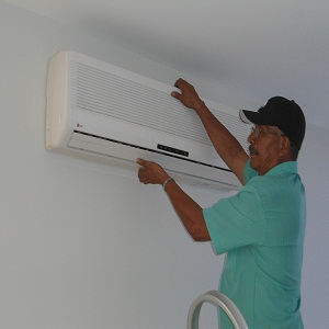 Moura Refrigeração - Assistência  Ar condicionado Salvador