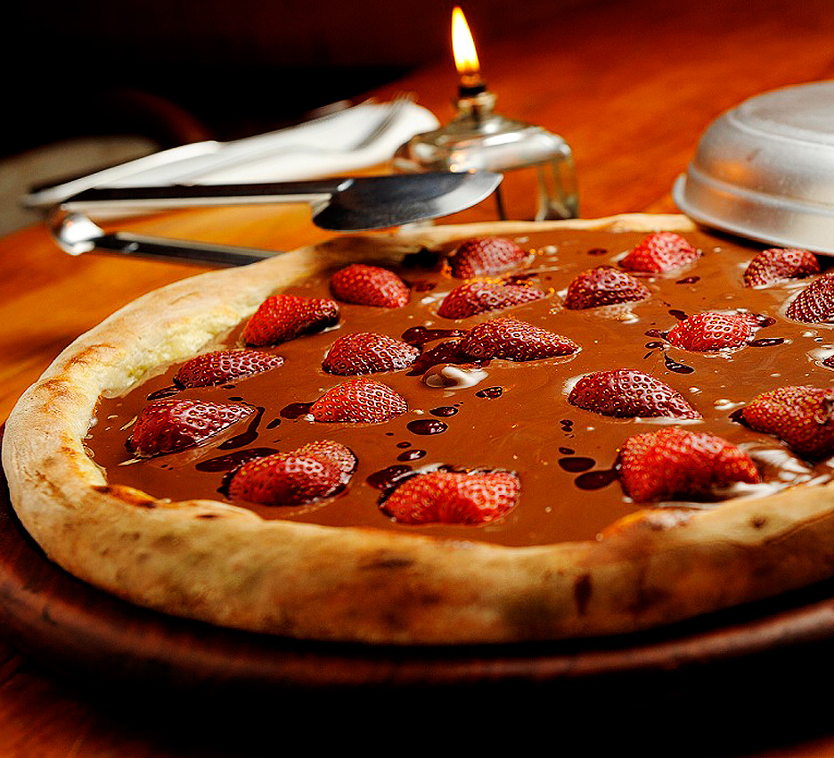 Pizza de Chocolate com Morango